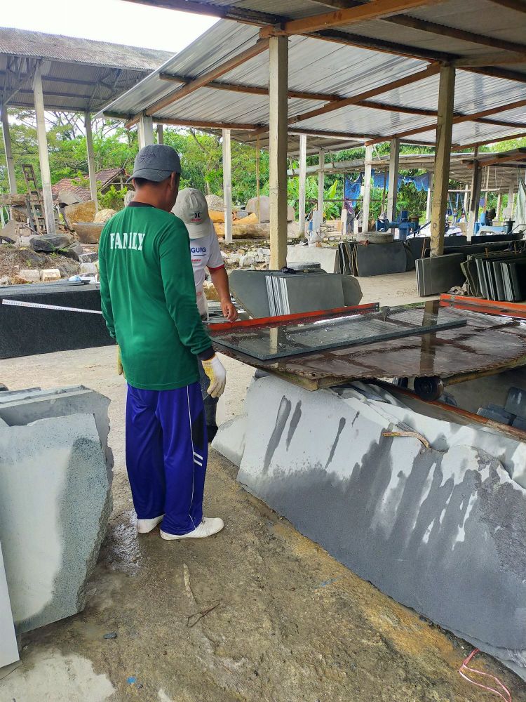 Jual Batu Alam Andesitdi Malang Hubungi Whatsapp +6281259853675