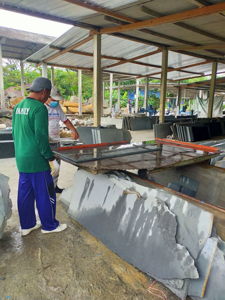 Jual Batu Alam Andesitdi Gunung Putri Kabupaten Bogor Hubungi Whatsapp +6281259853675